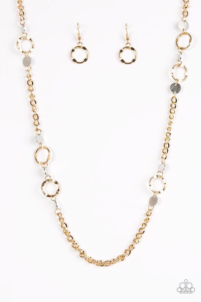 Stylishly Steampunk - Paparazzi - Gold Thick Chain Silver Hammered Disc Necklace