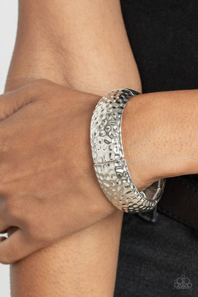 Come Under The Hammer - Paparazzi - Silver Hammered Stretchy Bracelet