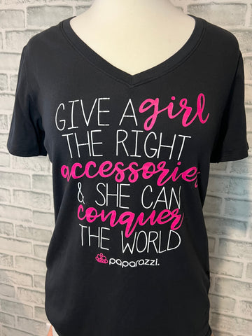 Give A Girl the Right Accessories Paparazzi T-Shirt - Paparazzi Accessories