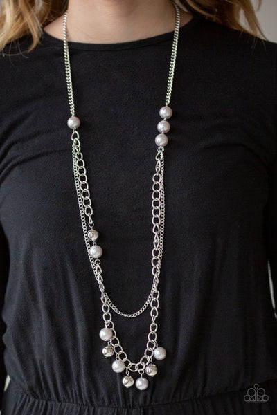Modern Musical - Paparazzi - Silver Pearl Silver Chain Necklace