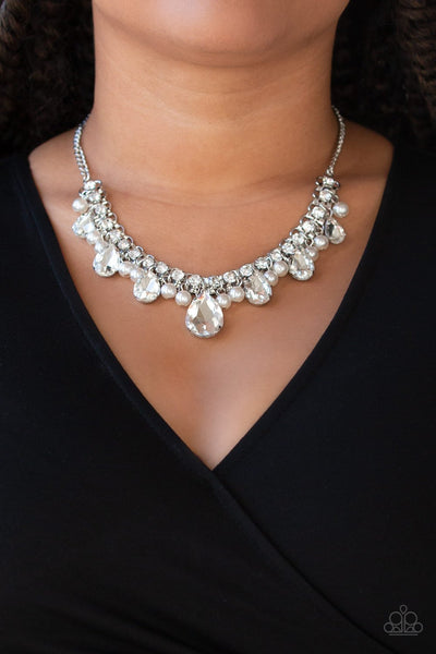 Knockout Queen - Paparazzi - White Necklace