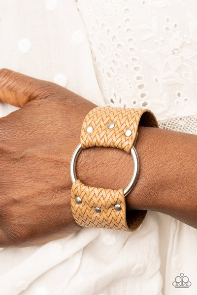 Aspiring Adventurist - Paparazzi - Brown Textured Leather Silver Circle Snap Bracelet