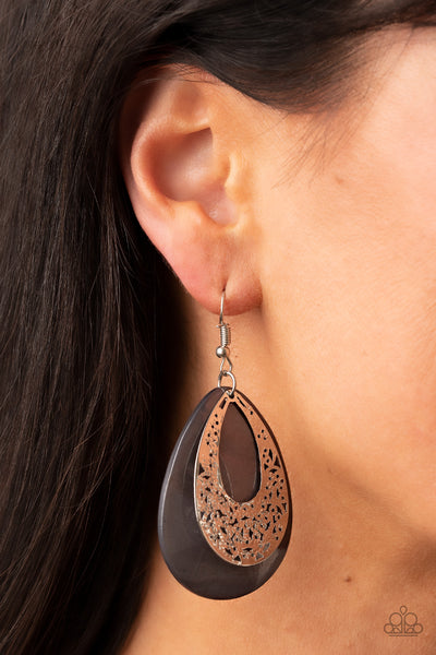 Bountiful Beaches - Paparazzi - Silver Shell and Hammered Teardrop Earrings