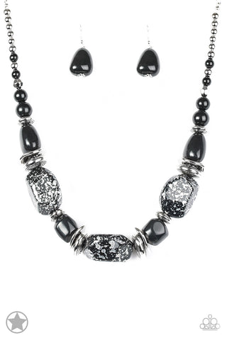 In Good Glazes - Paparazzi - Black and Silver Chunky Blockbuster Necklace
