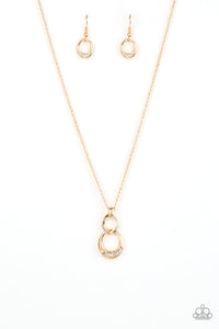 Rockerfeller Royal - Paparazzi - Gold Link Ring Pendant Necklace