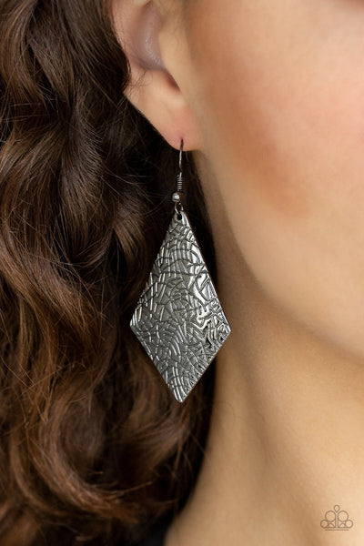 Texture Retreat - Paparazzi - Black Gunmetal Kite Frame Earrings