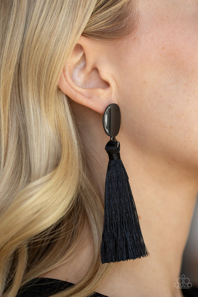 Va Va PLUME - Paparazzi - Black Tassel Gunmetal Post Earrings