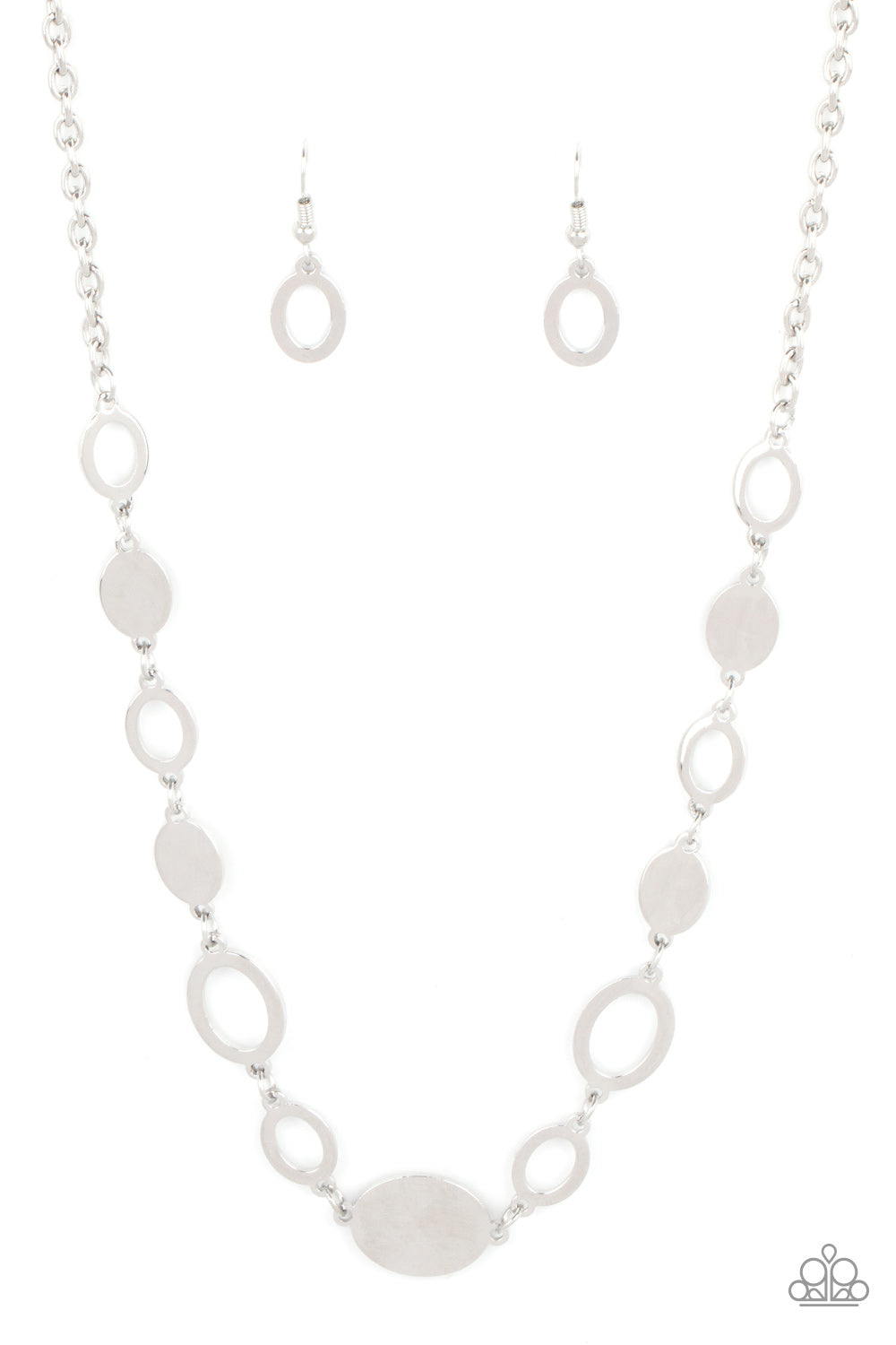 Working OVAL-time - Paparazzi - Silver Disc and Oval Necklace